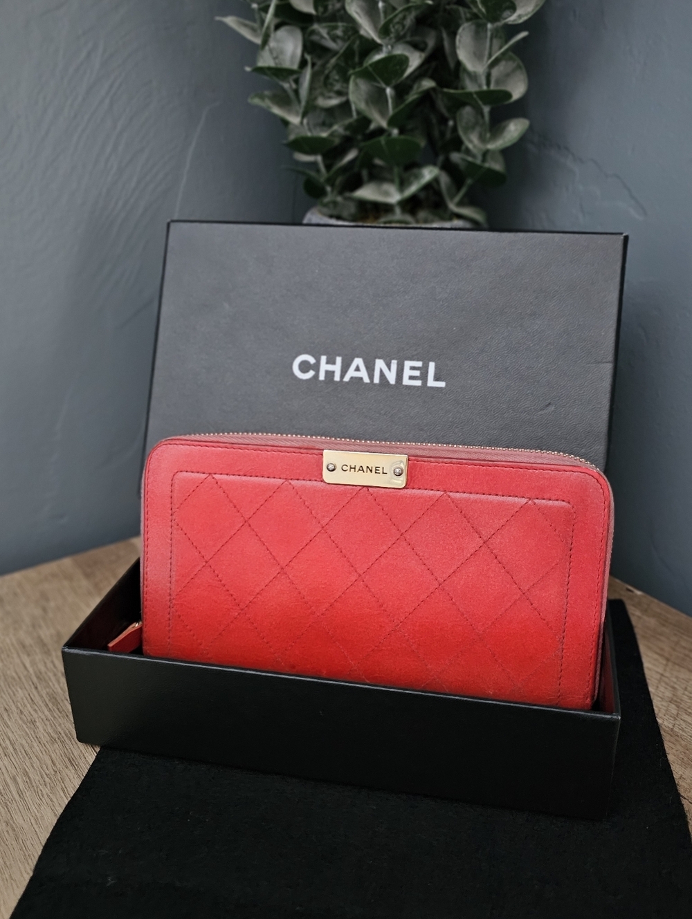 CHANEL RED QUILTED DESIGN ZIP WALLET